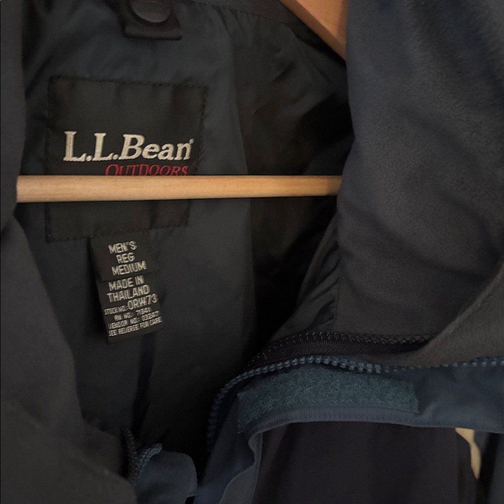 LL bean waterproof shell jacket - Picture 4 of 6